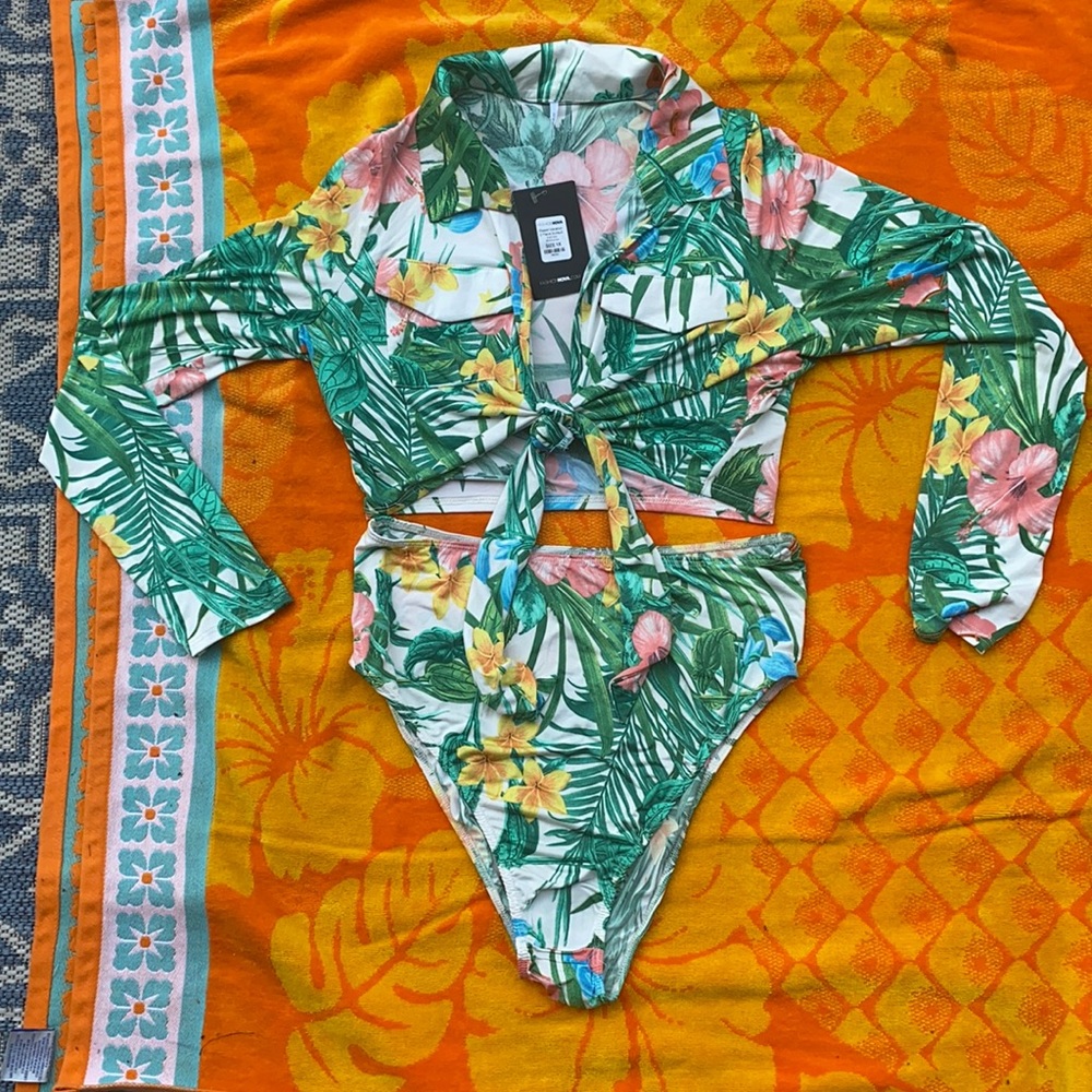 Fashion Nova Multi Colored Sunsuit - Size 1X